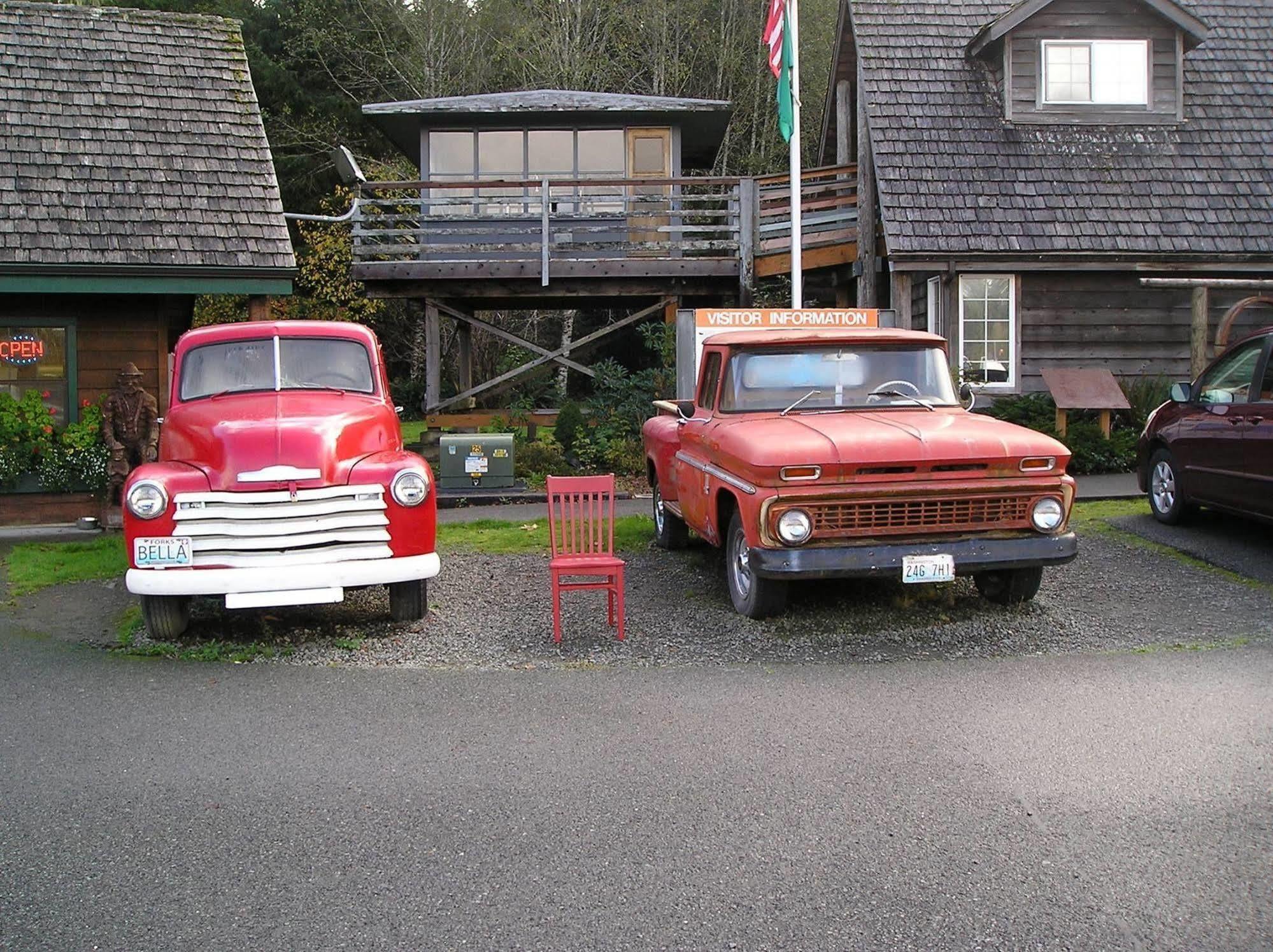 Miller Tree Inn Forks Exteriör bild